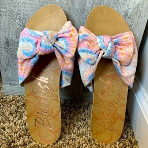 NWOT Blowfish Pink and Blue Tie Dye Bow Sandal Flip Flops